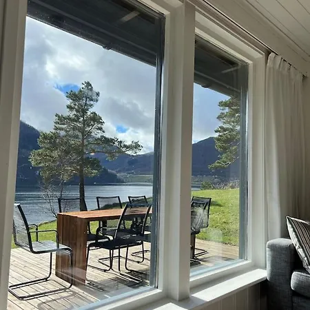 Hytte Ved Sjoen Nyaraló